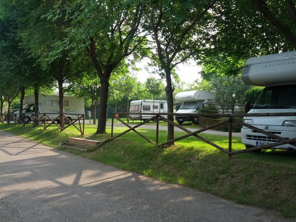 Campeggio Amici Di Lazise Buitenkant foto
